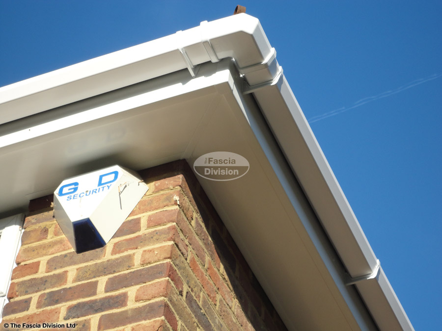installation-of-new-upvc-flat-soffit-with-square-upvc-guttering Installation of new UPVC flat soffit with square UPVC guttering